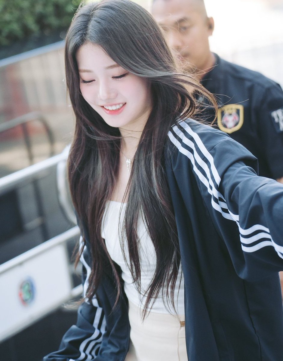 hourly rora (@rorahourly) on Twitter photo 