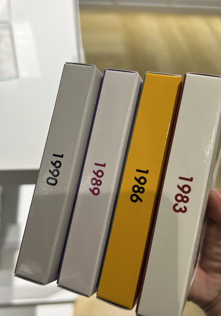 とにかくグッズやばくて、ピンズセットとかこのクオリティで全ハード