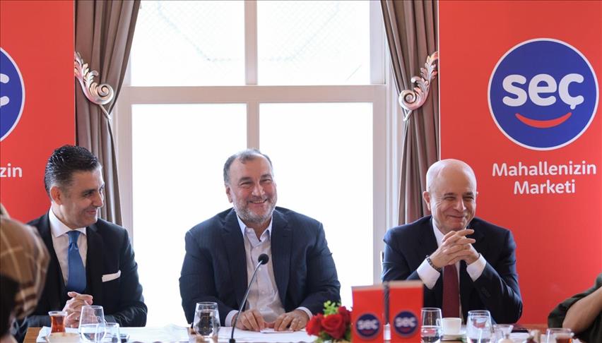 Enfa Bal tarafından üretilen Aytaç Süzme Balı ürününün Yıldız Holding'e ait Seç mağazalarında "İyi marka, Akıllı seçim" sloganıyla satıldığı anlaşıldı.
Aytaç markalı süzme çiçek balının 202202003 no'lu partisi taklit ve tağşiş listesinde yer alıyor.
gidadedektifi.com/status/1355