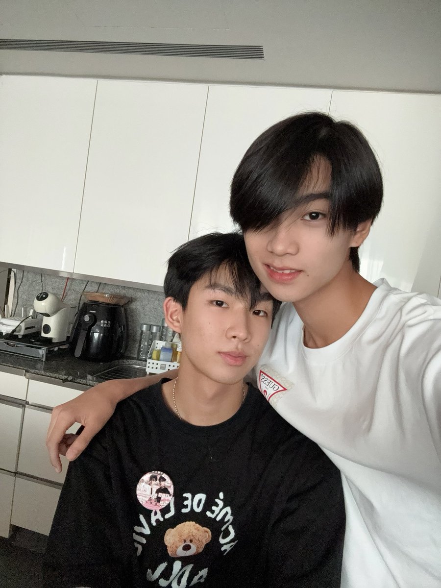 ใจฉันมีเเต่เธอมีเเต่เธอคนเดียวว😙
#AddictedHeroinTheSeries #newyearnawapat
 #newyearjur