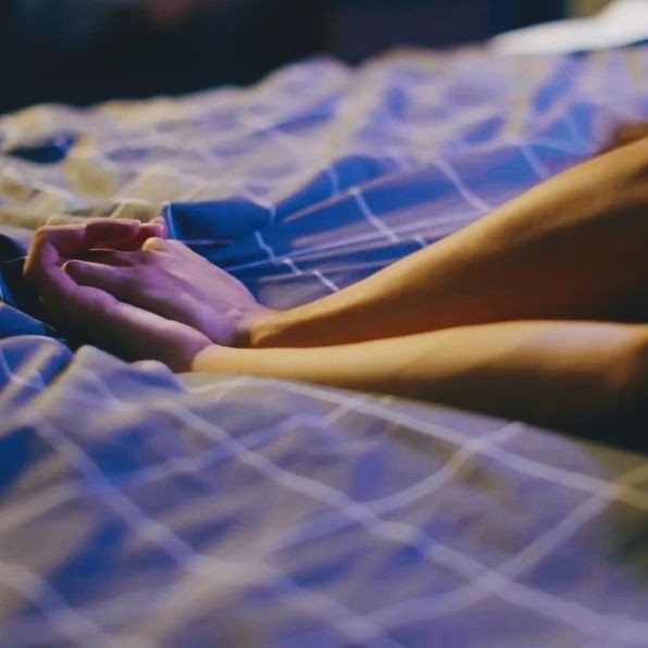 xxmahaexx's tweet photo. 💋 Bed Chem {Mahae} 
🔻Mini Au 🔞

¿Era normal que empezará a fantasear con su Amigo? ¿Solo él pensaba que también tendrían buena química incluso en la cama? https://t.co/YHGK6YFsEm