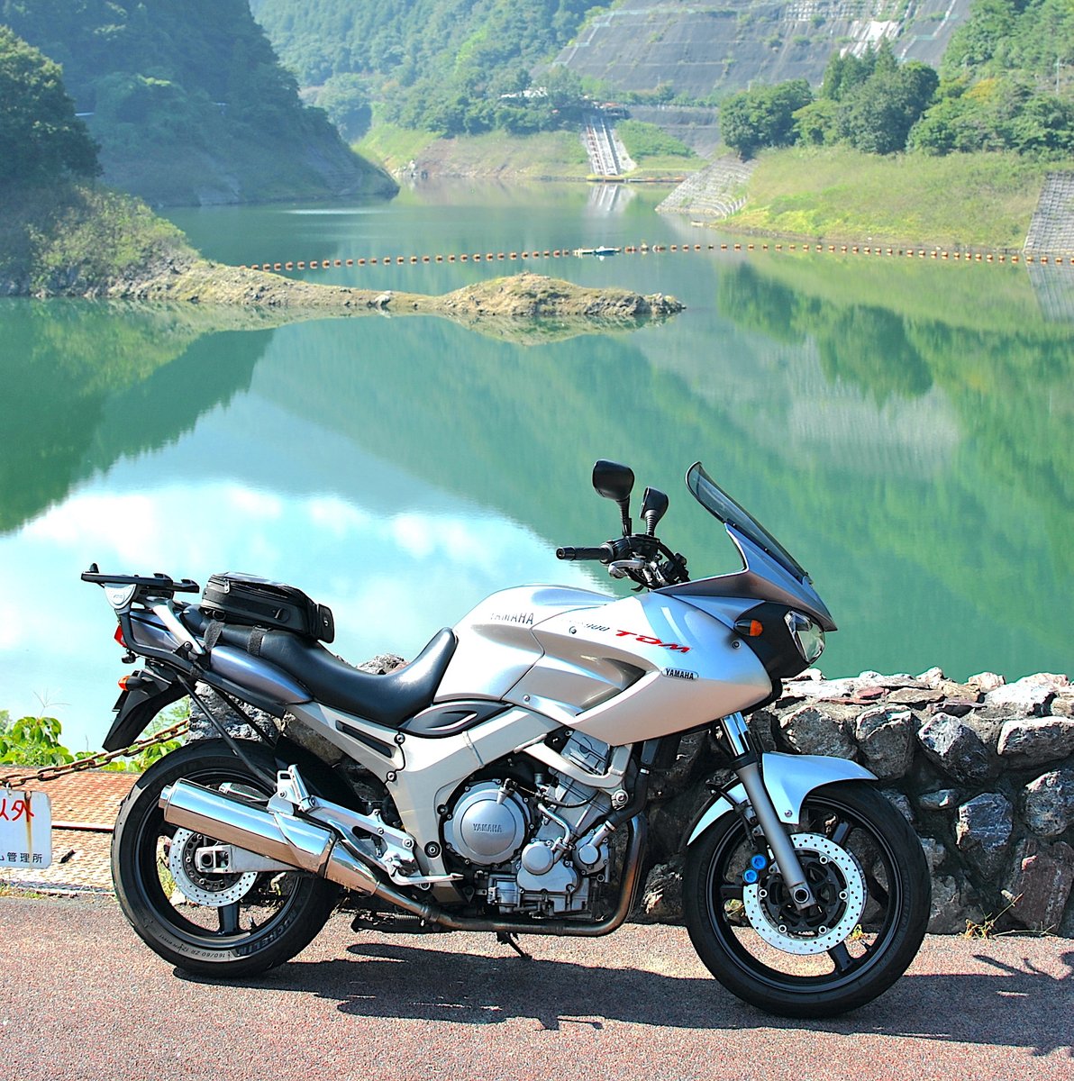 utsurupuko36143's tweet photo. 奥多摩湖→名栗湖です。🏍 今日の有間ダムは貯水量少なめですね。🏞️ 降水確率低いとバイクは多いですね https://t.co/KzL2GLGj18