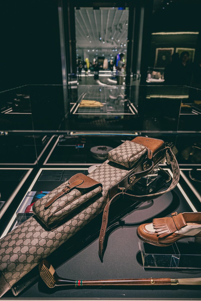 longhouse_jp's tweet photo. GUCCI COSMOS展、空間作りから人的ホスピタリティまでブランドの世界観が徹底的に浸透していて圧巻。コストに糸目をつけず、細部まで一切妥協しない仕事をしてみたい。 https://t.co/Eq2lnnpOrG