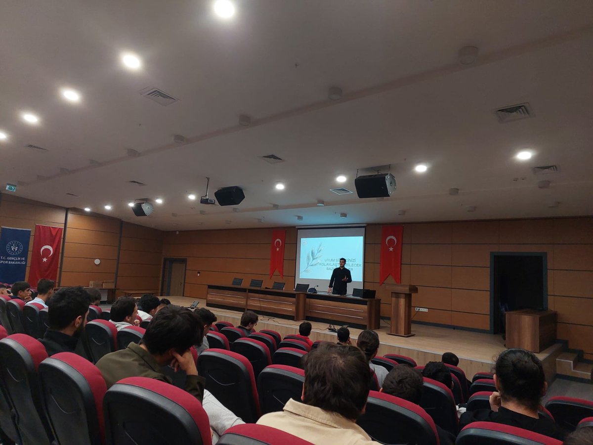 📍Hacıveyiszade Yurdu
 2024-2025 eğitim öğretim yılında yurdumuza yeni kayıt olan öğrencilerimize yönelik Psikolog Doğukan AL tarafından uyum programı kapsamında mesleki çalışma toplantısı yapılmıştır.
<a href="/OA_BAK/">Dr. Osman Aşkın Bak</a> <a href="/gencliksporbak/">Gençlik ve Spor Bakanlığı 🇹🇷</a>