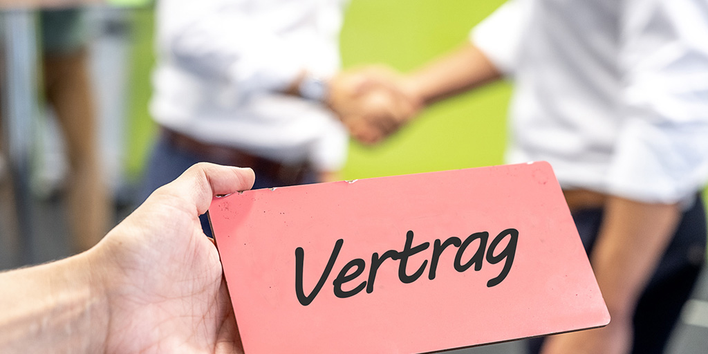 Einkaufsgemeinschaft HSK (@hsk_schweiz) on Twitter photo Der VZK (<a href="/VerbandK/">Verband Zürcher Krankenhäuser</a>) und HSK einigen sich auf eine rückwirkende Erhöhung des Taxpunktwerts und einen 2-jährigen SwissDRG-Anschlussvertrag. Mit der erzielten Lösung setzen beide Akteure ein starkes Signal für eine nachhaltige #Tarifpartnerschaft. Mehr Infos bit.ly/3N8IQ1i Der VZK (<a href="/VerbandK/">Verband Zürcher Krankenhäuser</a>) und HSK einigen sich auf eine rückwirkende Erhöhung des Taxpunktwerts und einen 2-jährigen SwissDRG-Anschlussvertrag. Mit der erzielten Lösung setzen beide Akteure ein starkes Signal für eine nachhaltige #Tarifpartnerschaft. Mehr Infos bit.ly/3N8IQ1i