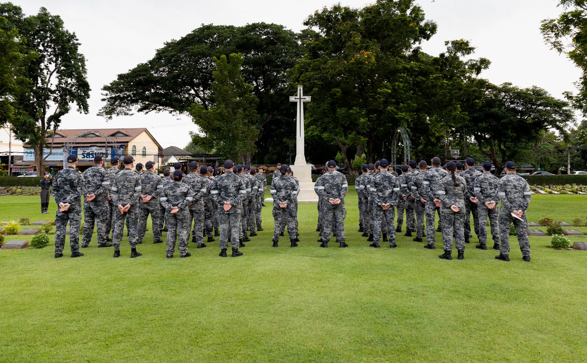 hqjoc's tweet photo. #AusNavy #HMASPerth reinforced its longstanding connection with Thailand during a meaningful port visit to Sattahip. Fifty members of Shipโs Company made the moving journey to Hellfire Pass and the Kanchanaburi War Cemetery, where they honoured the memory of 18 sailors ๐ซก https://t.co/1D0hS5LL8W