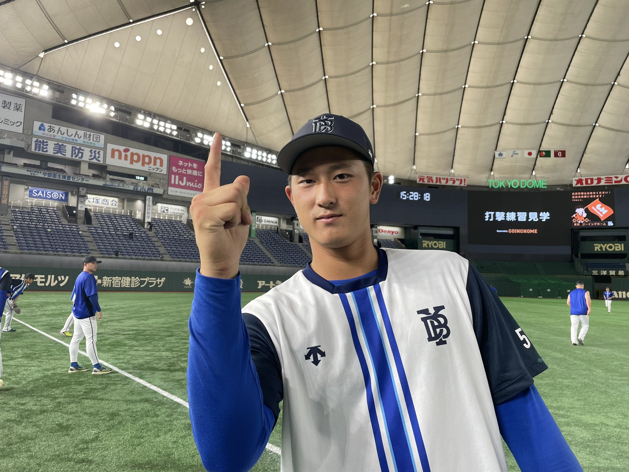【高知インター店】 横浜DeNAベイスターズ  X: on 応援グッズ