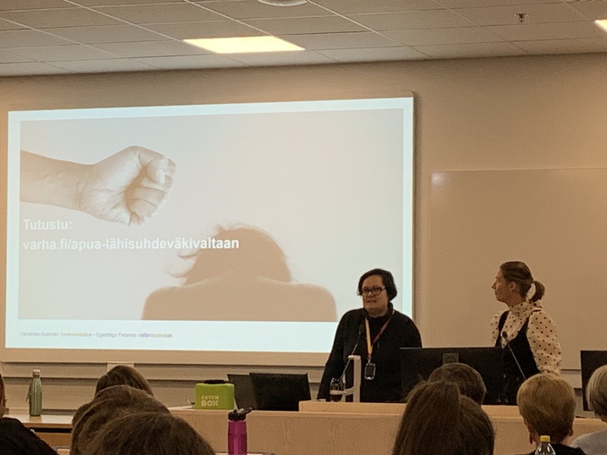 Kansainvälinen väkivallattomuuden päivä - lähisuhdeväkivallan monet kasvot ammattilaisen työarjessa.

Todella hyvää tietoantia jaossa. Yhteistyön vahvuutta <a href="/kangas_maarit/">Maarit Kangas</a> (<a href="/TuentuTurku/">Turun ensi&turvakoti</a>) ja @SirkkuOpacic (<a href="/VarhaHyvinvoint/">Varsinais-Suomen hyvinvointialue</a> )
#väkivallattomuus