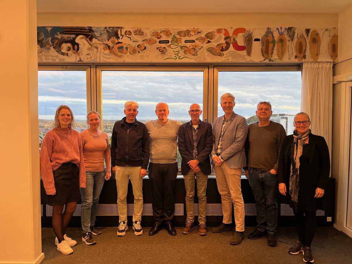 MedBiotechAAU's tweet photo. Nice meeting end with a beautiful view of Aalborg 🌞  We meet regularly to brainstorm ideas, discuss potential projects, and dive into complex data.  Important to stay updated on projects, get inputs and potentially take advantage of each other's networks 📷👊 https://t.co/IVumTnhLFt
