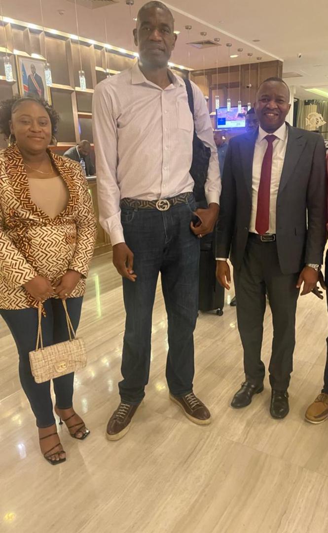 CelestinMukeba's tweet image. C'est avec une grande tristesse que j'apprends le départ de mon cher frère et ami, Mutombo Dikembe. Sa sagesse, son leadership et son engagement à servir les autres resteront gravés dans nos mémoires.
#Dikembe #mutombodikembe