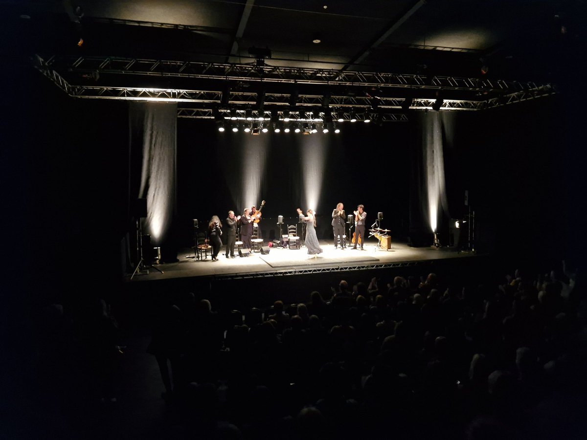 Aodh Ó Coileáin (@possiewassie) on Twitter photo Teach lán don Flamenco ART OF BELIEVING sa Dubhlann i gcathair na Gaillimhe aréir <a href="/THTG/">Town Hall Theatre</a> Ardú 4.5% tugtha don gComhairle Ealaíon #Budget25 ach an leor é i ré seo an chostais mhóir chun a thuilleadh DUENDE a chur ar an ardán dúinn?
Tuilleadh ar <a href="/IrisAniar/">Iris Aniar</a> <a href="/RTERnaG/">Raidió na Gaeltachta</a>
<a href="/artscouncil_ie/">The Arts Council / An Chomhairle Ealaíon</a> Teach lán don Flamenco ART OF BELIEVING sa Dubhlann i gcathair na Gaillimhe aréir <a href="/THTG/">Town Hall Theatre</a> Ardú 4.5% tugtha don gComhairle Ealaíon #Budget25 ach an leor é i ré seo an chostais mhóir chun a thuilleadh DUENDE a chur ar an ardán dúinn?
Tuilleadh ar <a href="/IrisAniar/">Iris Aniar</a> <a href="/RTERnaG/">Raidió na Gaeltachta</a>
<a href="/artscouncil_ie/">The Arts Council / An Chomhairle Ealaíon</a>