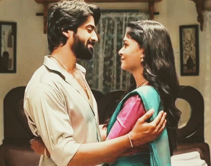 'Kadanthuralaam' 🤍 To have someone by your side who doesn't even necessarily have to solve your problem but to just say 'we'll get through this together' is such an incomparable blessing.

Forever in love with the way they love eachother 🤌🏼✨
#ViKa #Mahanadhi