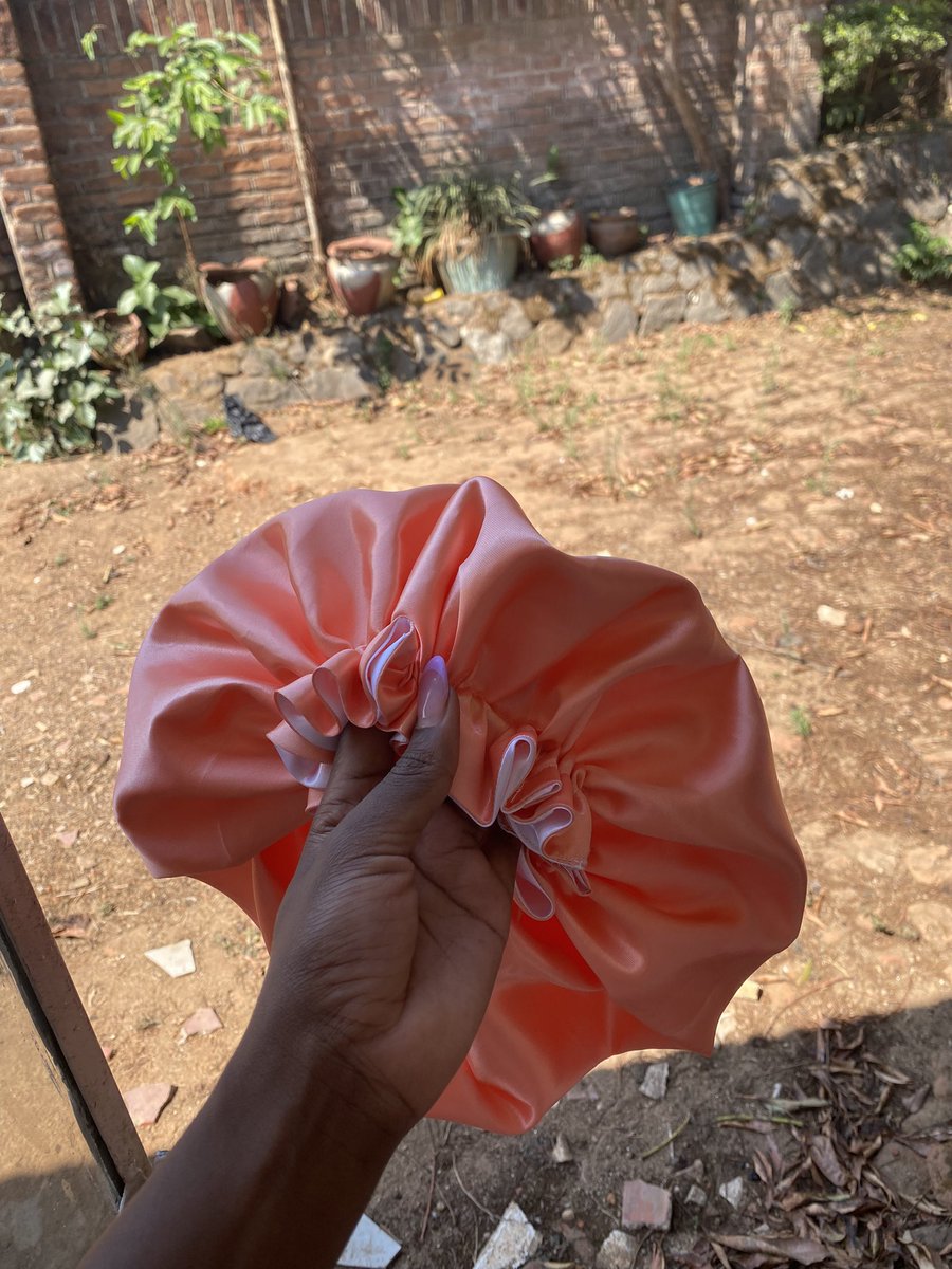 tsadah04's tweet photo. Tiguleni ma Bonnet 
Reversible bonnets 
@7500_kwacha only
📍Blantyre 
Call/text_0883931336 https://t.co/3L7eFJNo8J