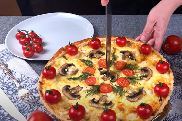 Киш с курицей и грибами — 10 самых вкусных рецептов to-be-woman.ru/kish-s-kuricej…