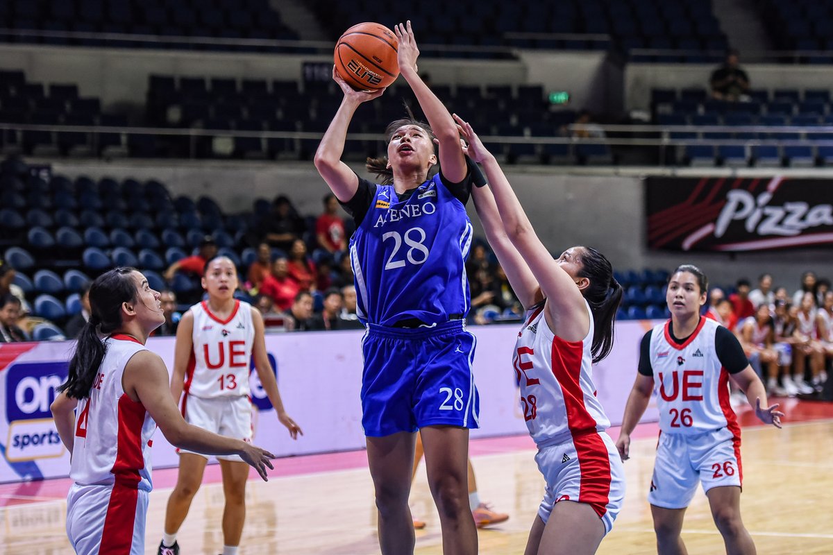GetBlued's tweet photo. Ateneo Blue Eagles defeats Lady Red Warriors, 62 - 90! 🦅
Reigning MVP, Kacey Dela Rosa lead the Eagles' nest 🙌
19 PTS 13 REB 8/15 FG
#UAAPSeason87 #TeamAteneo #AWBT #GetBlued https://t.co/nZEj2x2Qfi