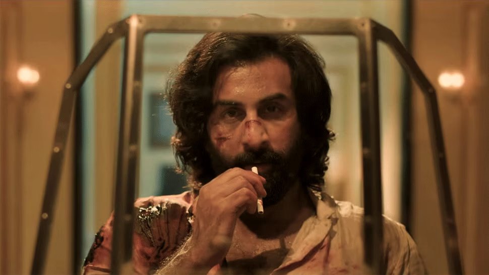BforBlogs's tweet photo. No comparison needed—both #RanbirKapoor and #HrithikRoshan absolutely owned their gangster avatars on screen! 🔥

What do you say?

#HrithikRoshan #SiddharthAnand #War2 #war #Movies #comeback https://t.co/5eJJcQgiGV