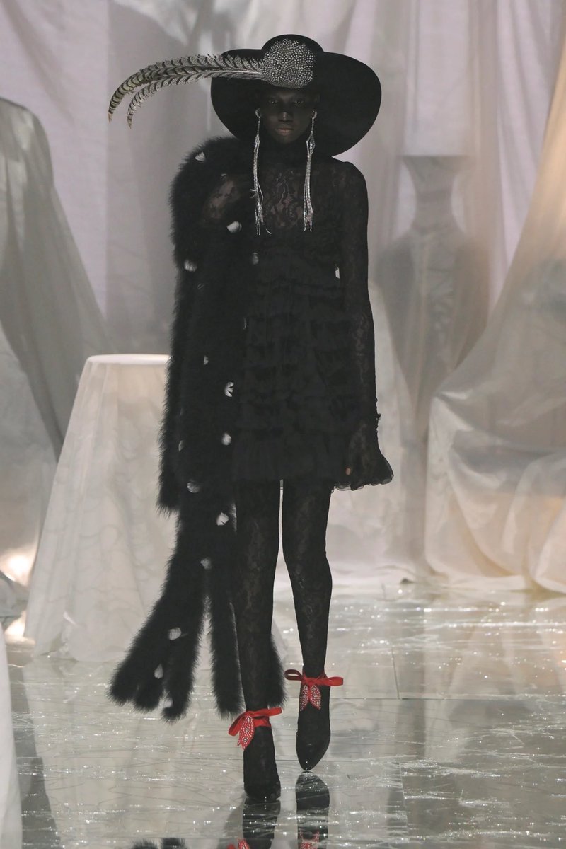KoishiMiki's tweet image. #VALENTINO #ミケーレ ブランドに合わせて変わらないのがいい。さほど驚きはないが可愛らしい。