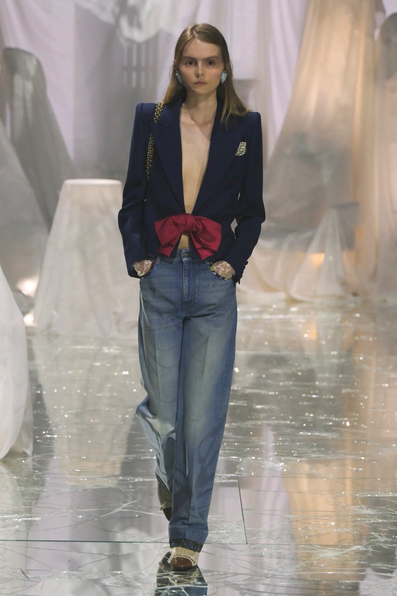 KoishiMiki's tweet image. #VALENTINO #ミケーレ ブランドに合わせて変わらないのがいい。さほど驚きはないが可愛らしい。