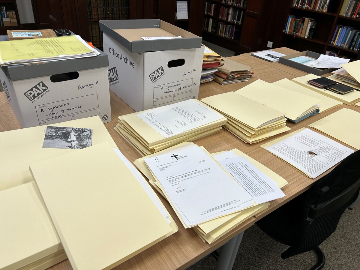 JesuitArchives's tweet photo. From chaos to order! The archival cataloguing process in action.
This is a large and complex collection and we are cataloguing it collaboratively, a new (and positive) experience for us.
#ArchivalProcess @ArchiveHashtag #BehindTheScenes #Accession https://t.co/8r16pd5YTr