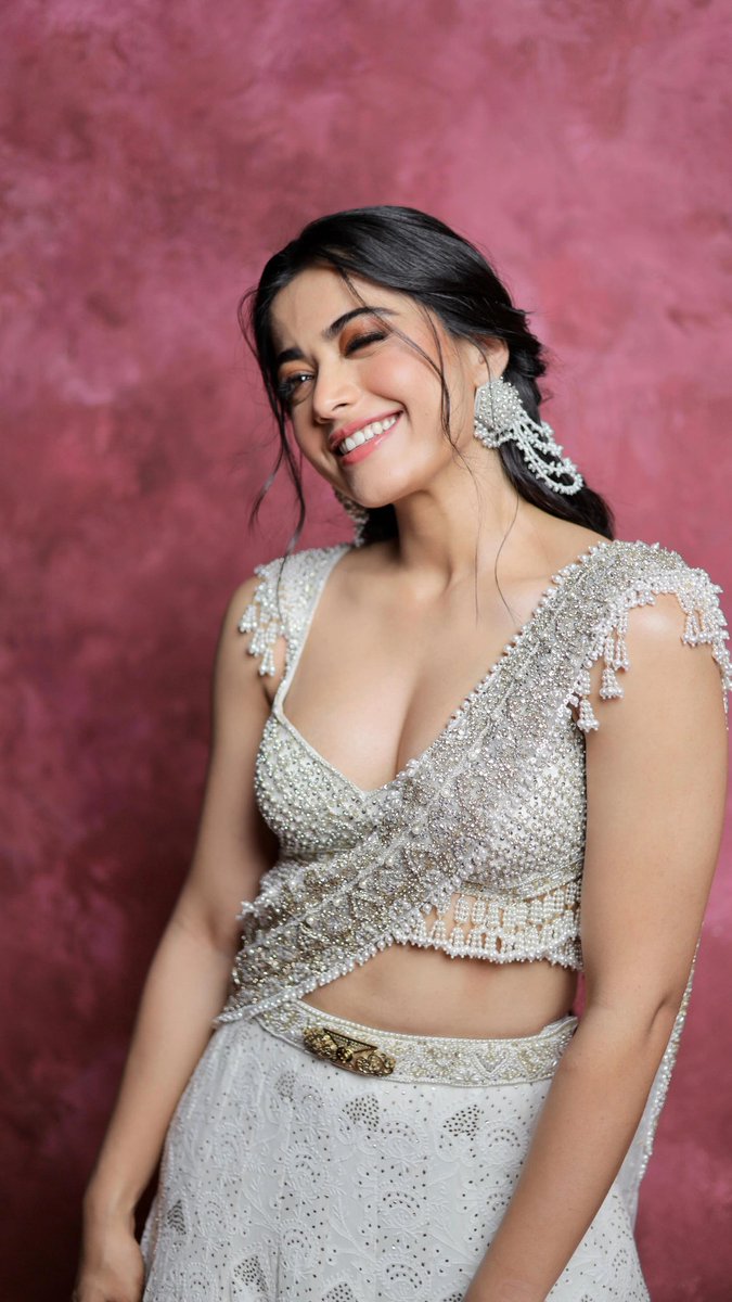 GlamGallery_'s tweet photo. Rashmika Mandanna 🩷 https://t.co/bgvdZp71Ib