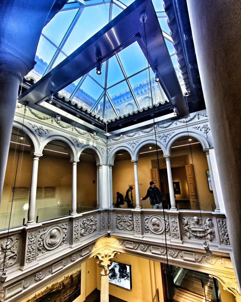 A perfect plan for this autumn is to visit the Goya Museum 🎨

It is located in a Renaissance palace-house dating back to 1535, which once belonged to the noble Jerónimo Cósida. Don’t miss the chance to marvel at its beautiful courtyard 🤓

📸IG crmnobarra

#VisitZaragoza