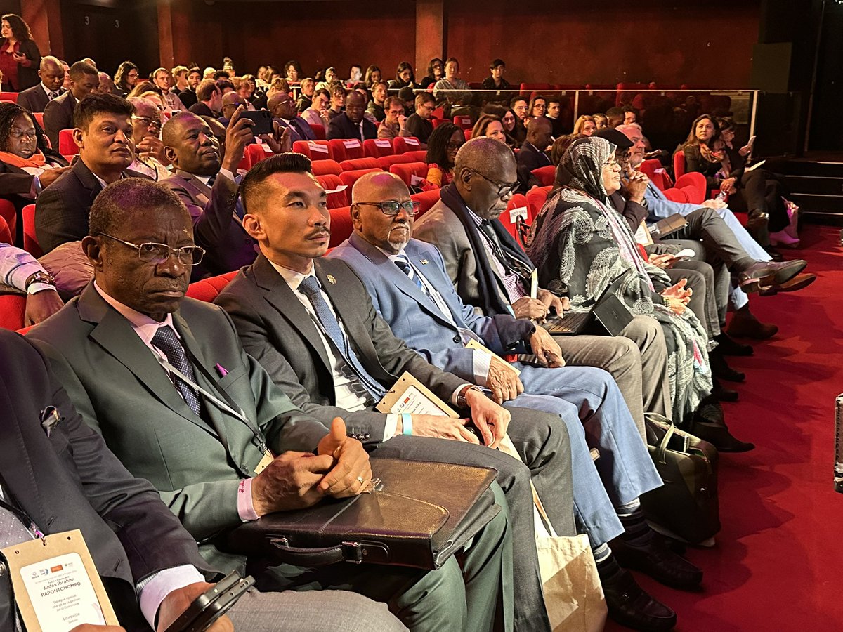 AIMFrancophones's tweet photo. 📣 Coup d’envoi de la conférence internationale #UrbanismeEnFrancophonie !
🌍 À 48h du début du #SommetdelaFrancophonie, les Maires francophones se retrouvent à #Paris pour 2 jours de débats exclusifs.
📌 Au programme : plaidoyer des jeunes professionnels, solutions locales etc. https://t.co/PWDefYEooL