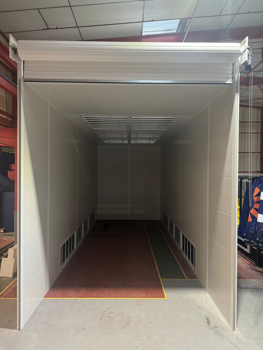 ToddEngineering's tweet image. 🚀 Zeus Commercial Job Update! 🚀

The first half of the structure is now complete, with the centre roller shutter door fully installed. We’re gearing up to commence the build on the remaining section of the Zeus booth.
#ToddEngineering #ZeusSprayBooth #JobUpdate