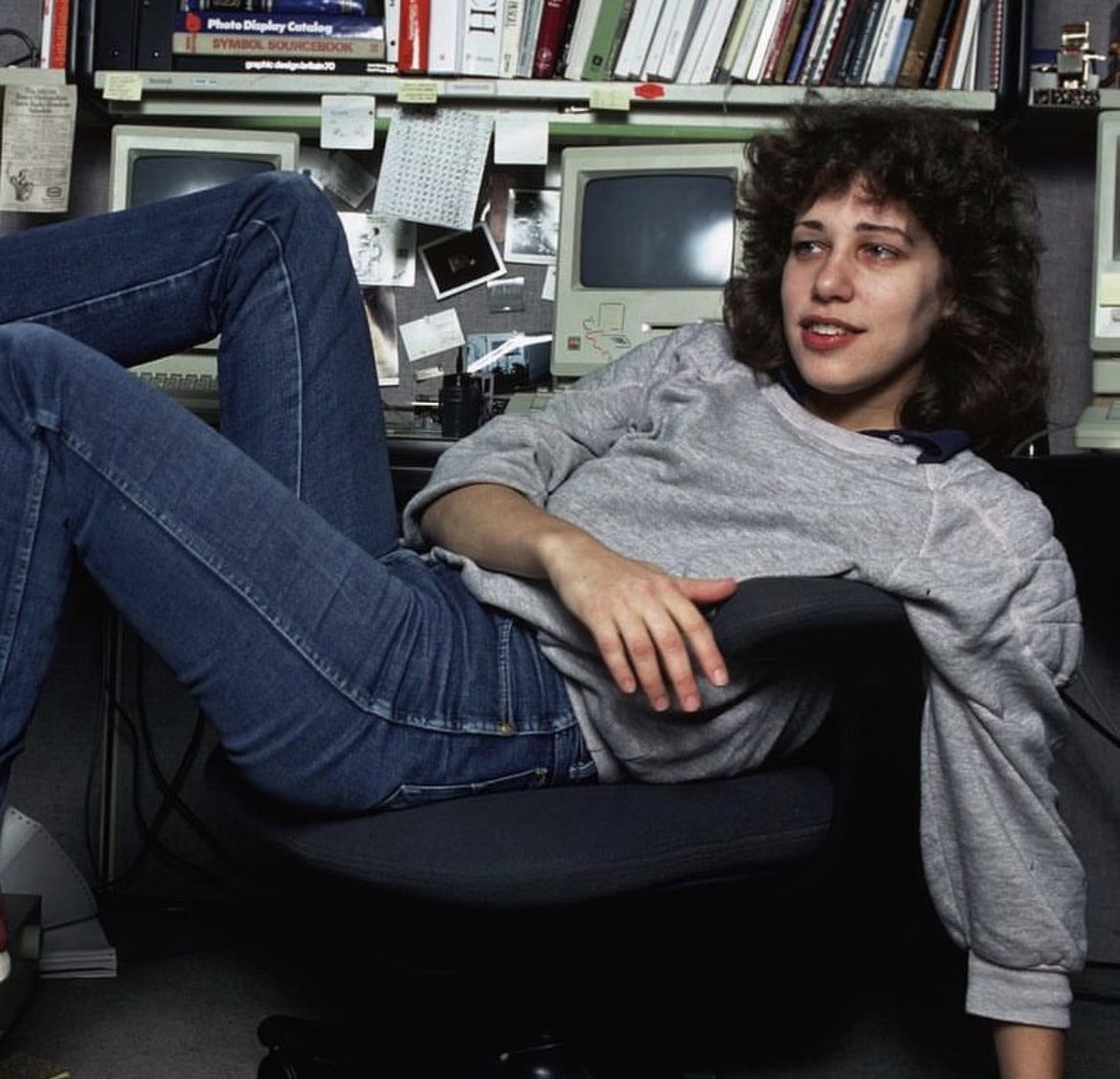 Globalstats11's tweet image. Susan Kare was an early Apple artist who designed many of the fonts, icons, and images for Apple, NeXT, Microsoft, and IBM (1980s).