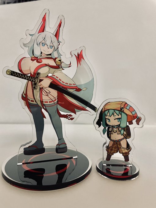 実物こんな感じです(ウーラは前のやつ) 