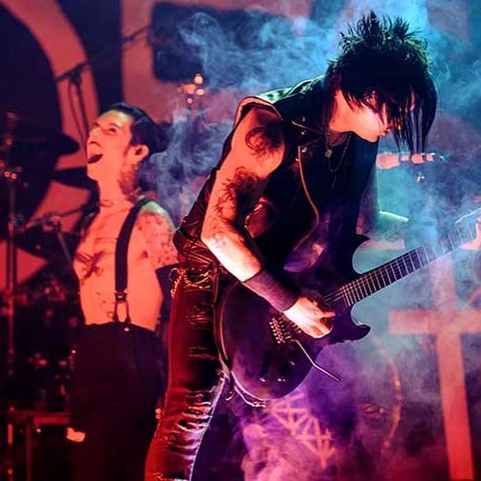StephBiersack90's tweet photo. 🖤The In-Between Tour🖤
Anaheim, CA
House of Blues Anaheim
October 2, 2021
📸 Erica Vincent (Outburn Magazine)
#Jinxx #JeremyFerguson #AndyBiersack #BlackVeilBrides #BVB #InBetweenTour
@therealjinxxbvb @andyblack @outburnmag @GhostWhoHaunts https://t.co/oFAcA0Cnuy