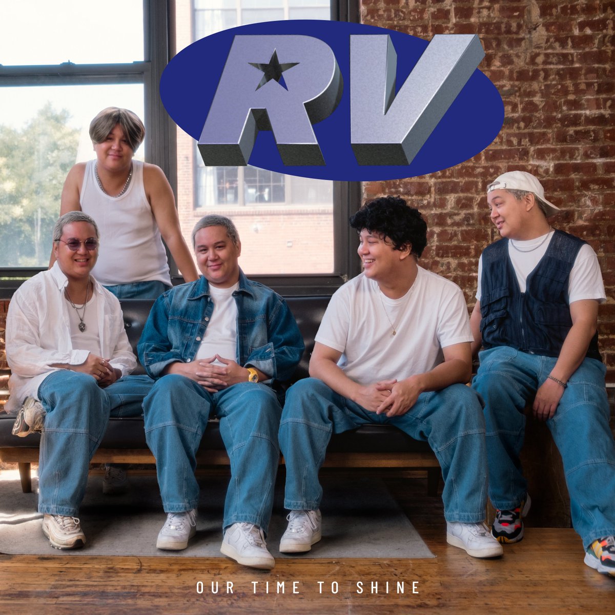 RobertVinluan's tweet image. Hi! I'm Robert. And this is RV, a boy band from the 90's where every member is me. Their debut album is out now! Here's a thread about it. 🧵