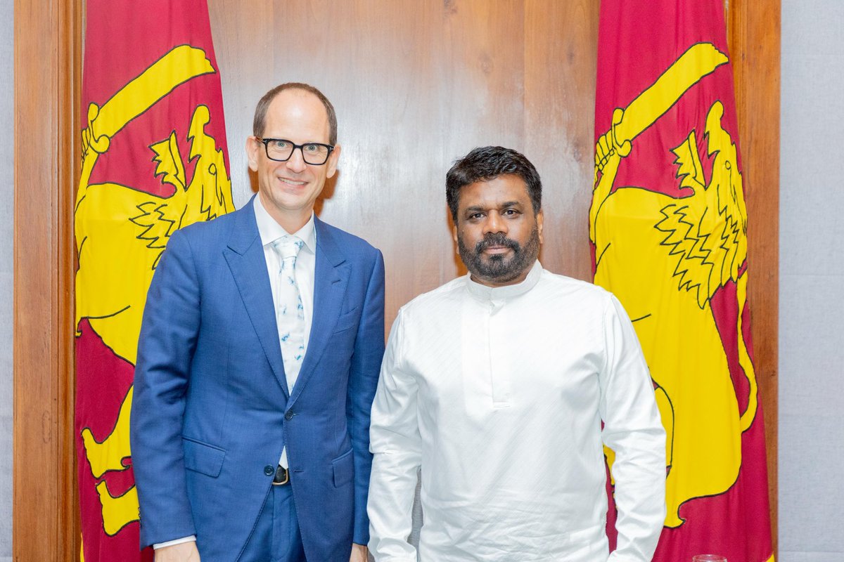 This morning (02nd), I met with <a href="/AmbEricWalsh/">Eric Walsh 🇨🇦</a>, the Canadian High Commissioner to Sri Lanka, at the Presidential Secretariat.

During our meeting, Mr. Walsh extended his warm congratulations to the new government and expressed appreciation for our commitment to combating