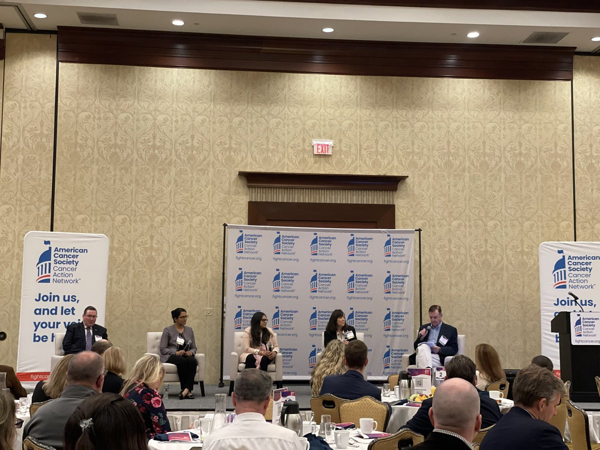 Our panelists discuss the work happening on lung cancer in Rhode Island led by moderator <a href="/bjork5/">Dave Bjork</a>- thank you for joining us and for your leadership in this space <a href="/HinaKhanMD/">Hina Khan</a>, @healerrance, @menonlab_uri, and Cheryl Ann Ferreira from <a href="/carenewengland/">Care New England</a>. #RIResearchBreakfast