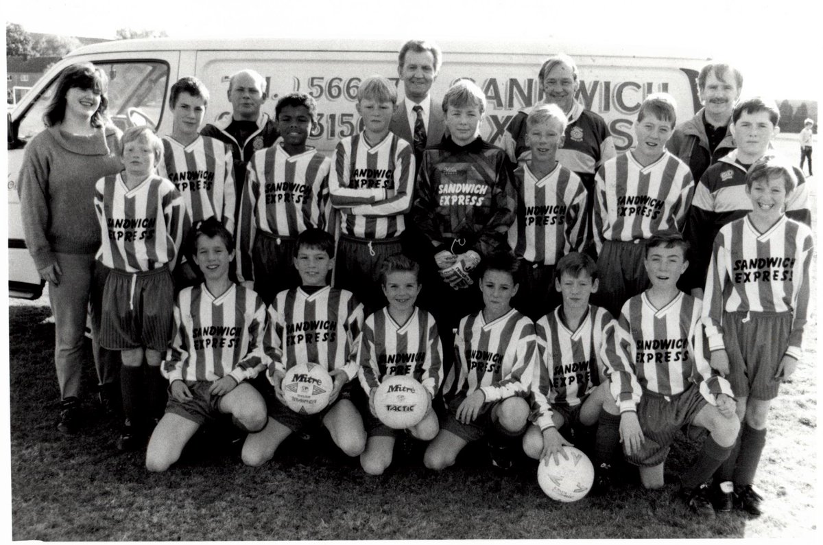 Today in 1993 saw Ladyton Boys Club being presented with their new strips sponsored by Sandwich Express*

*other express sandwich shops are available.