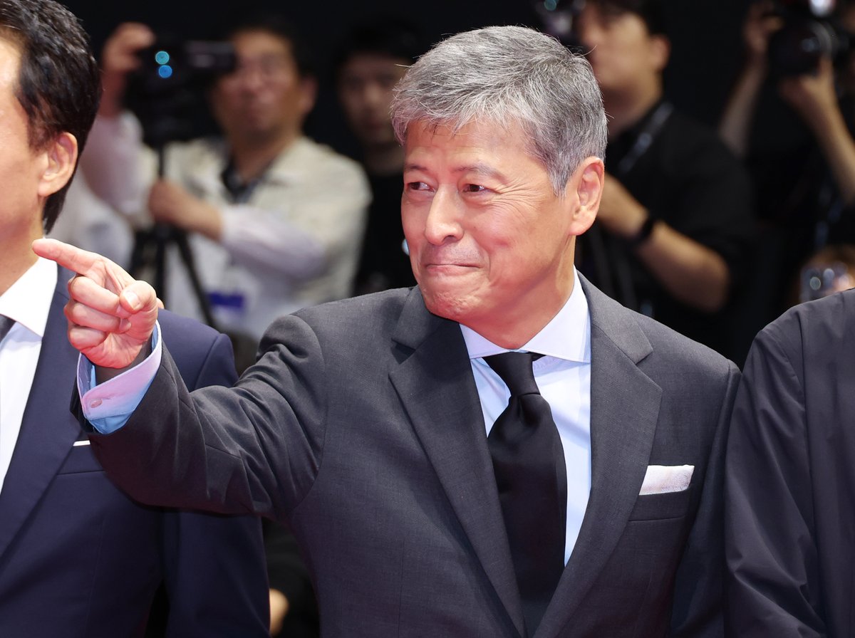 제29회 #부산국제영화제 개막식을 빛낸
<보고타: 마지막 기회의 땅>의 주역들!
내일도 우리 부산에서 만나요 (୨୧ ❛ᴗ❛)✧

#보고타_마지막기회의땅 #보고타 #BIFF #부국제
#송중기 #이희준 #권해효 #박지환 #조현철 #김종수