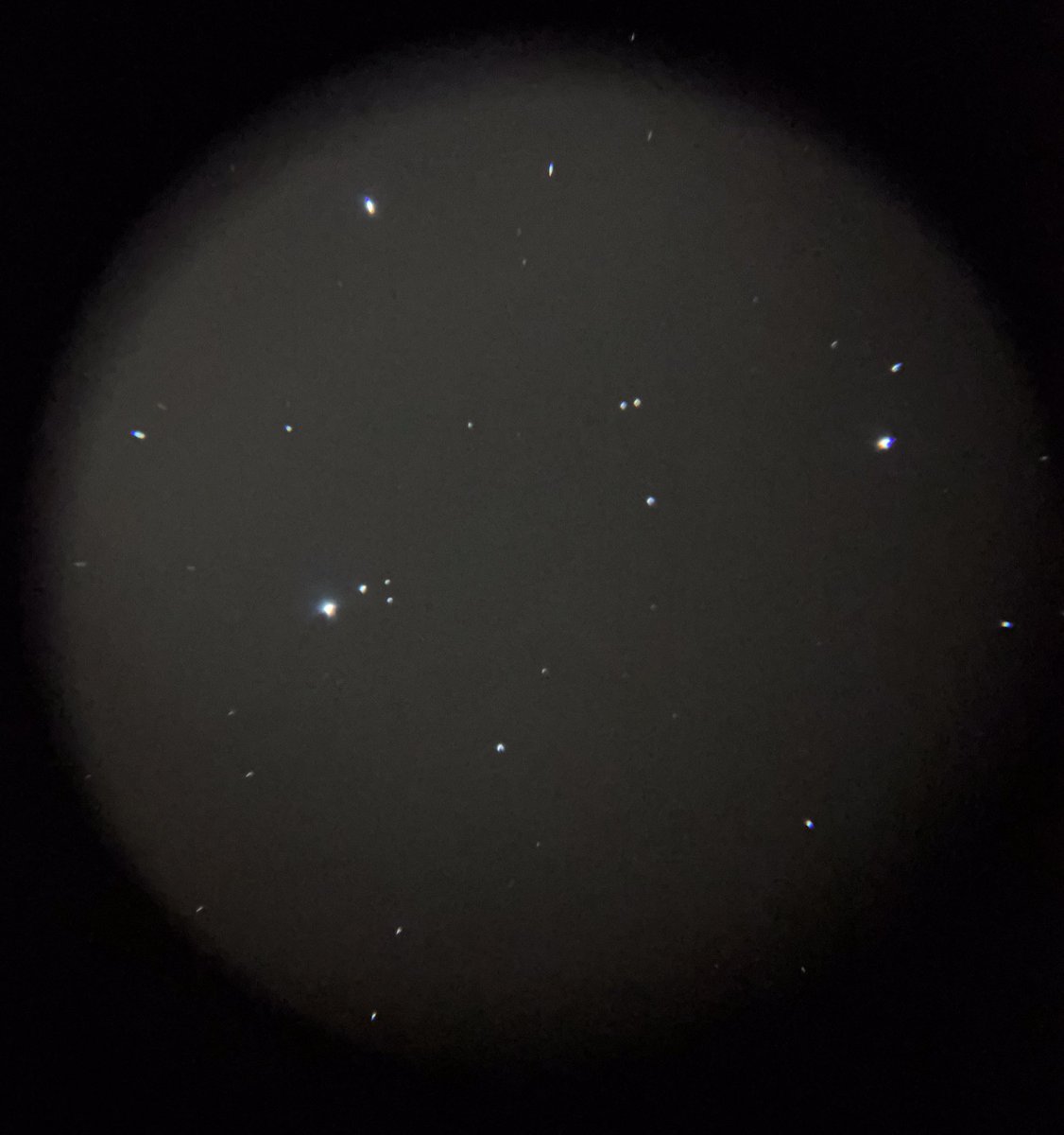 amjad_ar711's tweet photo. عنقود الثريا Pleiades cluster 🌌 https://t.co/PxSNGwpEaI