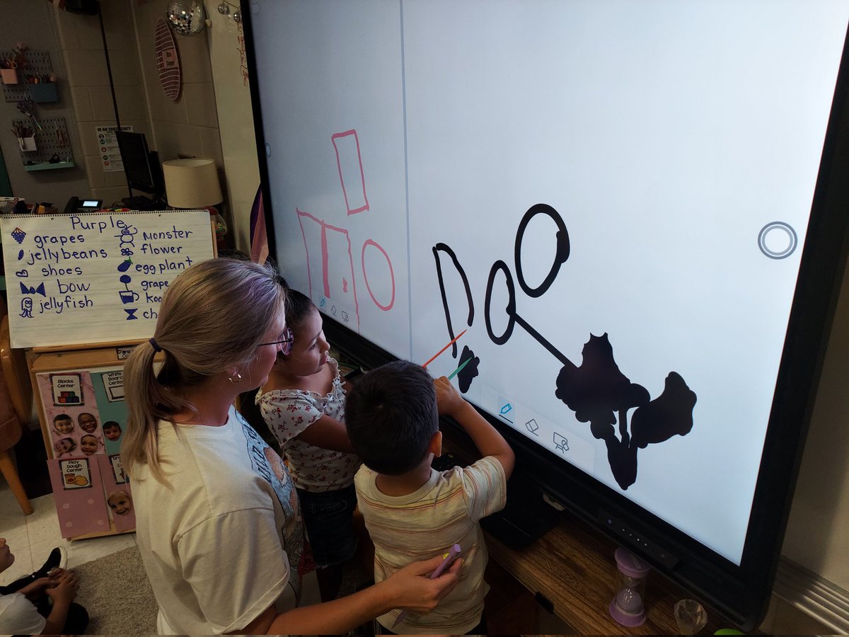 Barela_ECE's tweet photo. Inclusion time with @AmandaRileyMBE's and Ms. Bull's friends in @MrsCooperMBE and @nfontanez01 classes always provide great language, turn taking, and fine motor opportunities!
#Play4PreK #PreKExplorers
@HumbleISD_MBE @HumbleISD https://t.co/Lt3Q89BwV8