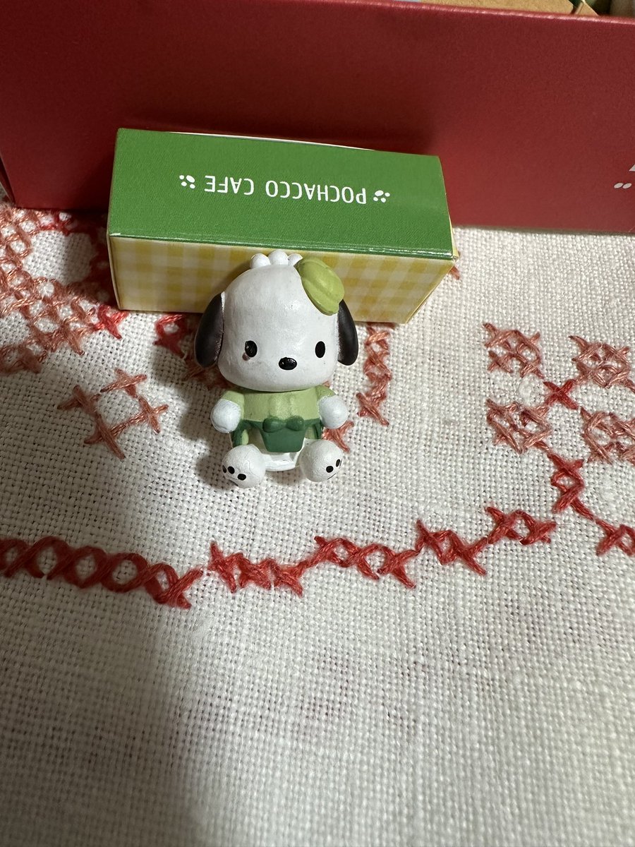 azukipan5's tweet photo. うちに来たポチャッコがいろいろ残念なのだけれどこれはこれで愛でようと思う。中古のように味がある気もする
直るのかな、、、 https://t.co/KKhy63dzIf
