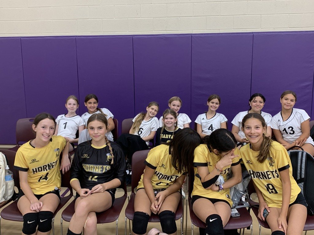 HarvardJrHigh's tweet photo. Having a great time during volleyball this season!  ¡Pasándolo en grande durante el voleibol esta temporada!

#harvardrising #jrhornetsrising #cusd50 @cusd50 @HarvardD50 #HJH https://t.co/7W9ERggY9h