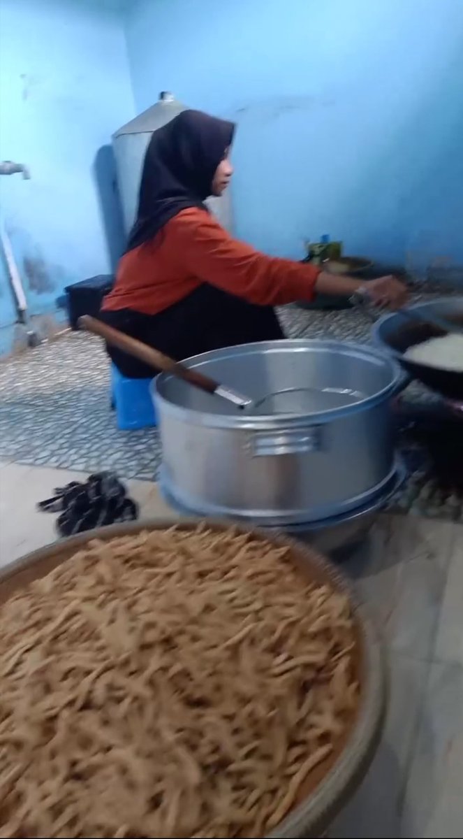 Fridudin tweet media