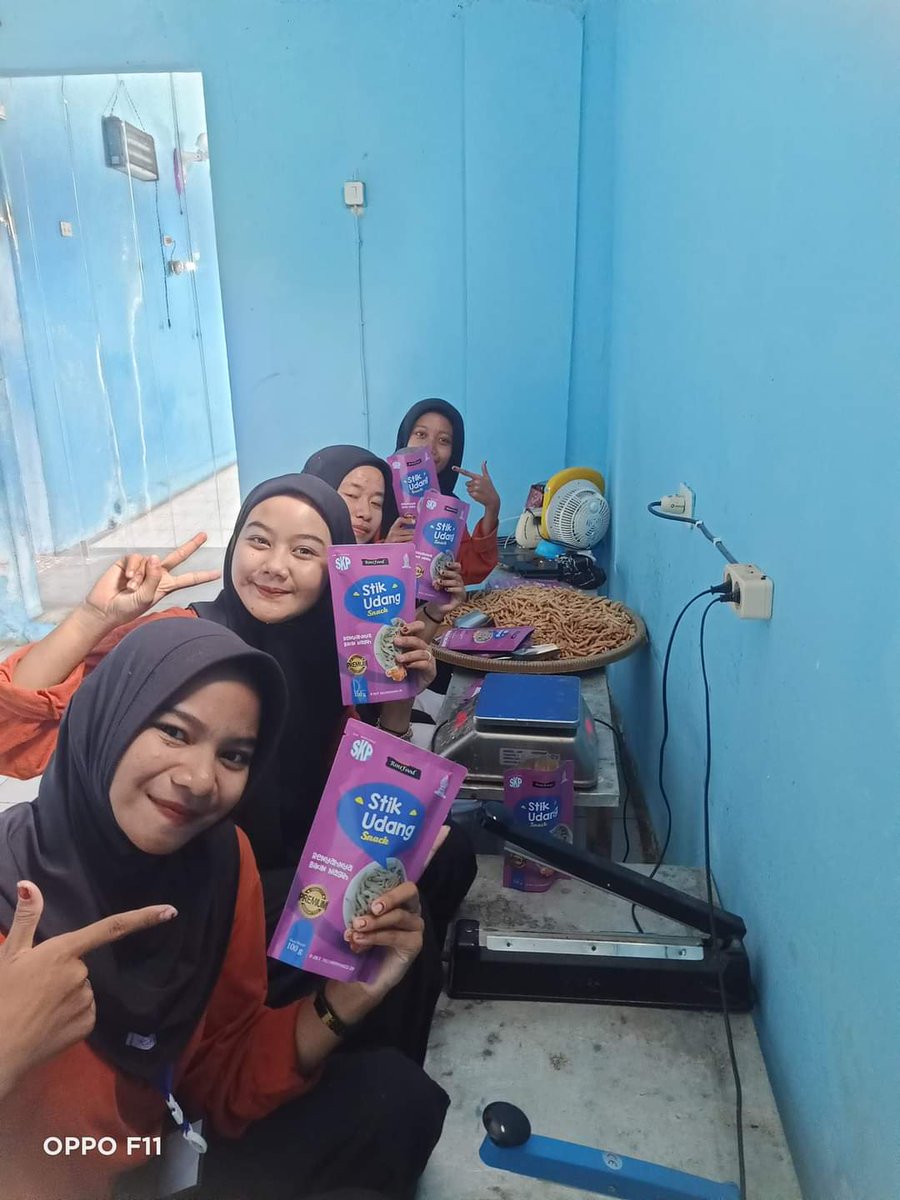 Fridudin tweet media