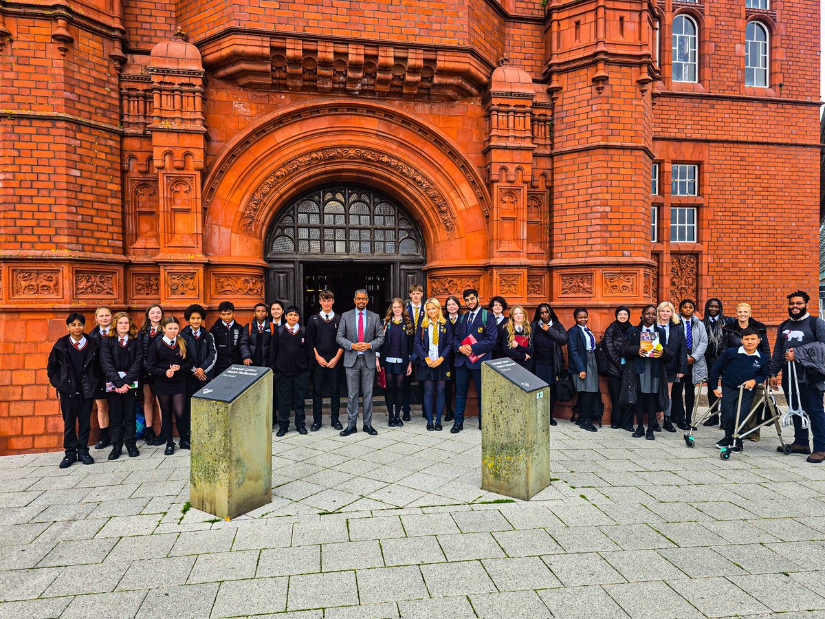 Vaughan Gething (@vaughangething) on Twitter photo Great to see pupils and stafff from <a href="/StCyresSchool/">St Cyres School</a>, <a href="/willowshigh/">Willows High School</a> and <a href="/StanwellSchool/">Stanwell_School</a> this afternoon at a fantastic <a href="/walestuc/">TUC Cymru</a> event on antiracism in the workplace.
This is another vital piece of work from trade unionists, with lessons for us all as we begin #BlackHistoryMonth. Great to see pupils and stafff from <a href="/StCyresSchool/">St Cyres School</a>, <a href="/willowshigh/">Willows High School</a> and <a href="/StanwellSchool/">Stanwell_School</a> this afternoon at a fantastic <a href="/walestuc/">TUC Cymru</a> event on antiracism in the workplace.
This is another vital piece of work from trade unionists, with lessons for us all as we begin #BlackHistoryMonth.
