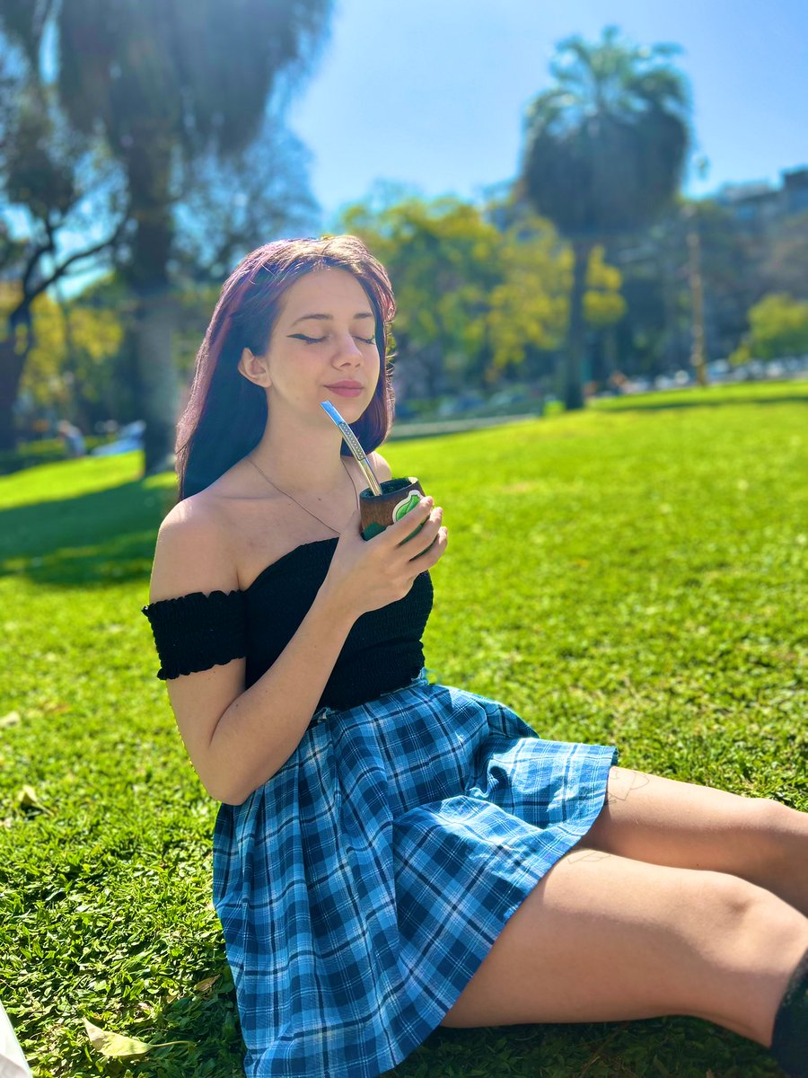 aisshus's tweet photo. Me gusta lo simple… 
Tomar solcito en el parque ☀️ https://t.co/9PSTqkGDt3