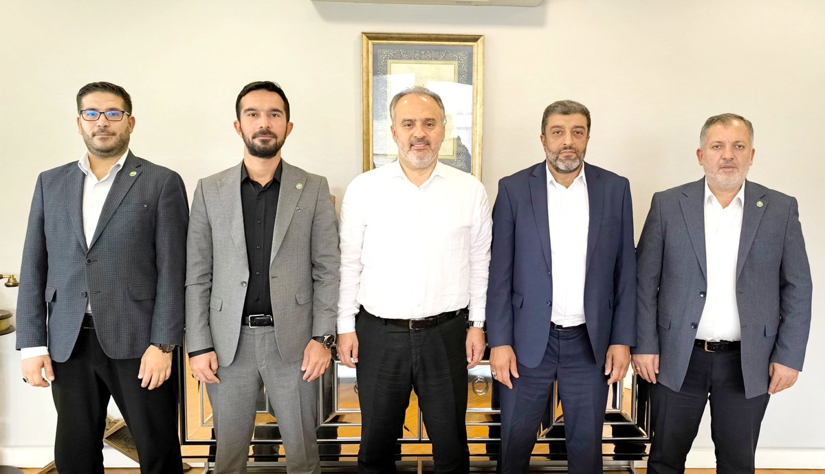 ZekiAras16's tweet photo. Bursamızın önceki dönem Belediye Başkanı Sayın Alinur Aktaş'ı ziyaret ettik. Bursa'nın seçim sonrası yönetimi ile ilgili durumu konuştuk.

Sayın başkanı, 6 Ekim Pazar saat 20.00'da Barış Manço Kültür Merkezi'nde düzenleyeceğimiz "Aksa Tufanı ve Yasin Börü" programına davet ettik.

Misafirperverliği için sayın başkana teşekkür ediyor, çalışmalarında başarılar diliyorum.