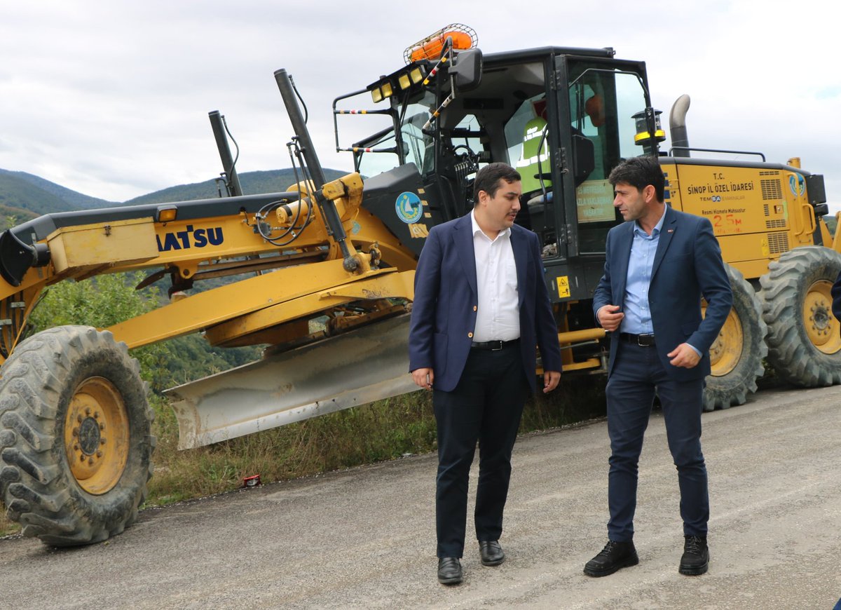 erfelekgovtr's tweet photo. ✅YAKA YOLU SICAK ASFALT YOL ÇALIŞMASINA START VERİLDİ.

8️⃣köy ve Ayancık ilçesini #Erfelek ilçemize bağlayan toplam uzunluğu 3 km grup yolu olarak vatandaşlarımıza hizmet edecektir. 

İlçemize ve vatandaşlarımıza #HayırlıOlsun.👏
@TCSinopValiligi 
@mustafaozarslnn @ataberkaltun https://t.co/vVVEOUx6fK