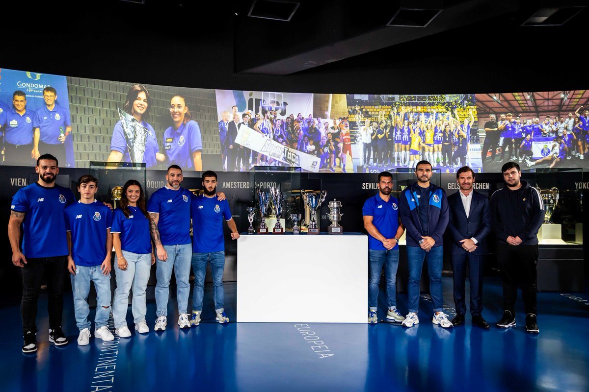 FCPorto's tweet photo. Vencedores da Taça de Portugal de Boxe (Absolutos, Elites Feminino e Masculino)🥊🏆 

#FCPortoBoxe #FCPortoSports https://t.co/z4643hbAvL