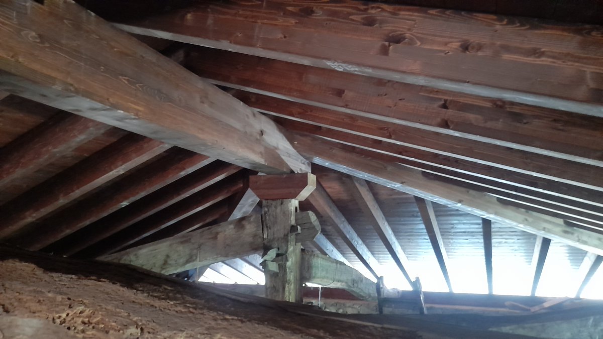 AcoaAke's tweet photo. 🚧 El #concejo de #Tuesta coloca nuevo tejado a su Centro Social

#PlanForal @Araba #ForuPlana

📌 Tuestako #kontzeju|ak teilatu berria jarri du bere Gizarte Zentroan

#Valdegovia #Gaubea @AnanakoKuadrila #Araba #Alava

https://t.co/5A7lv7nTai https://t.co/bE2j3JSzbr