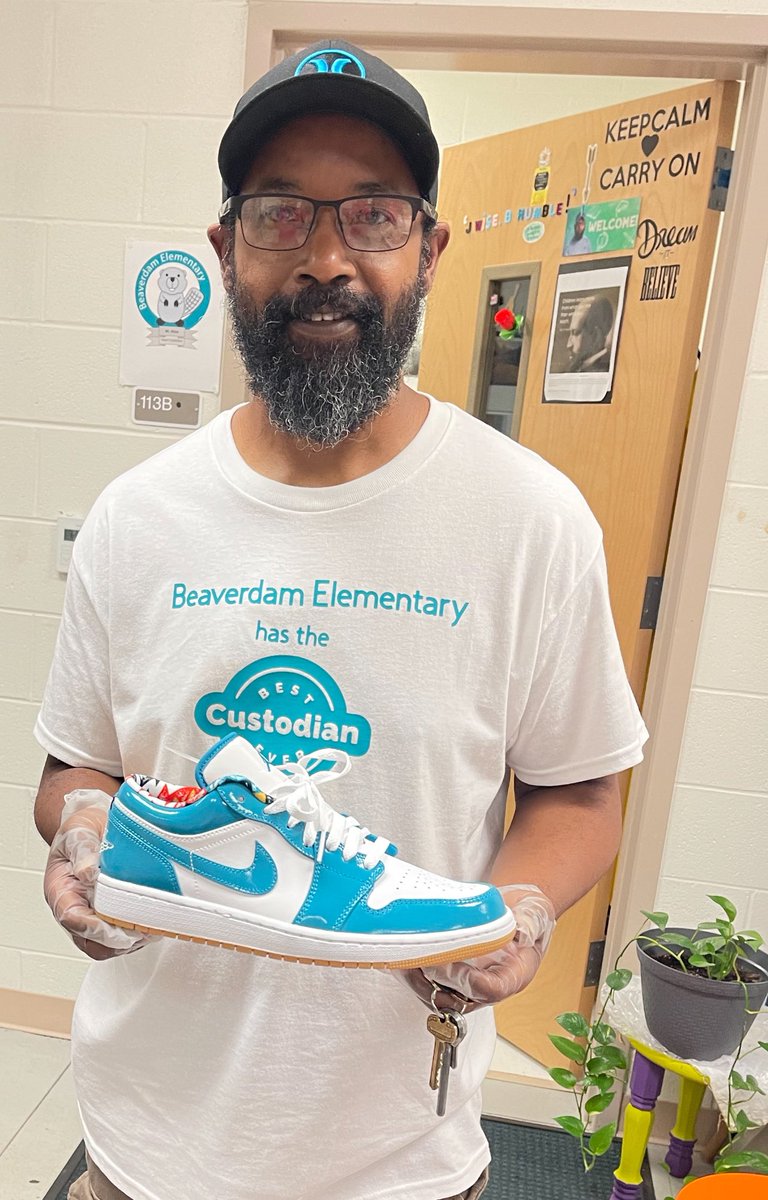 BeaverdamES's tweet photo. It’s Custodian Appreciation Day and we are wishing ours the very best day ever. Mr. Wise, you are such a blessing to our school. We hope that you enjoyed your scavenger hunt this morning. You are PAWsome!! 💙🩵🐾 https://t.co/uaSlYS8U23