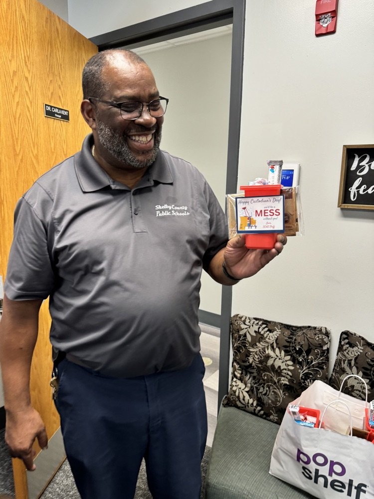 Today, we want to give a huge shoutout to our amazing custodian, KC! His hard work and dedication keep Shelby County High School running smoothly every single day. KC goes above and beyond to ensure our school is clean, safe, and welcoming for all students and staff.
