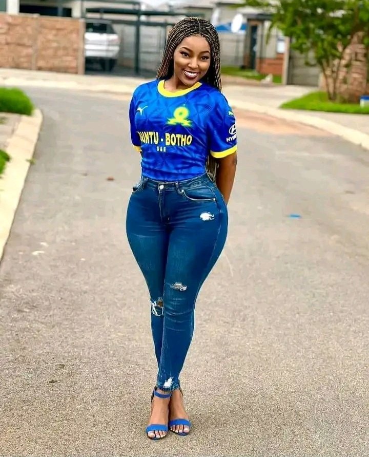 SamirSylva's tweet photo. #AfricanFootball

Reply with A picture of a lady wearing your African favourite team jersey

Me: 👇 https://t.co/D6BRkjTy4C